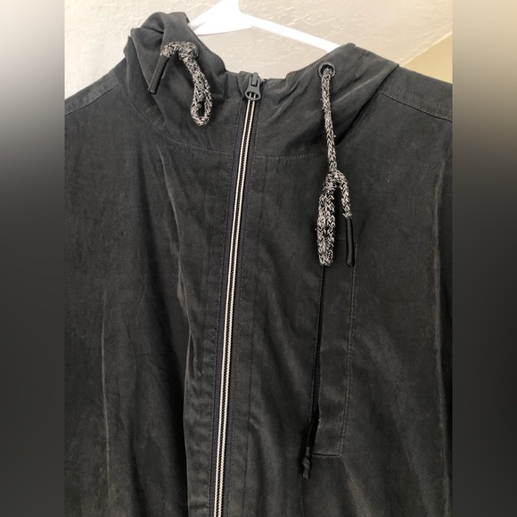 Marine Layer Alta Rain Jacket - Picture 6 of 6